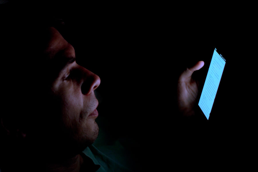 Harvard Study Explaining The Harm-full Effects of Blue Light